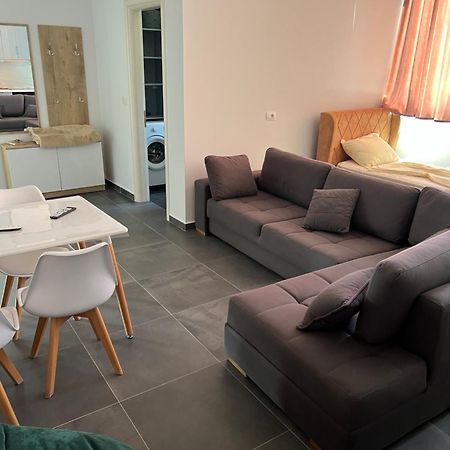 Deda Apartments Sarandë Buitenkant foto