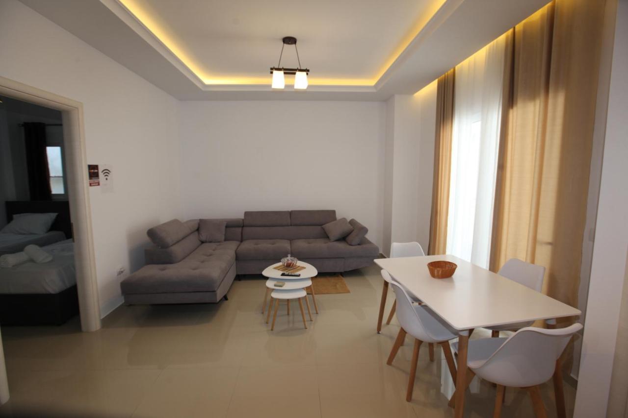 Deda Apartments Sarandë Buitenkant foto