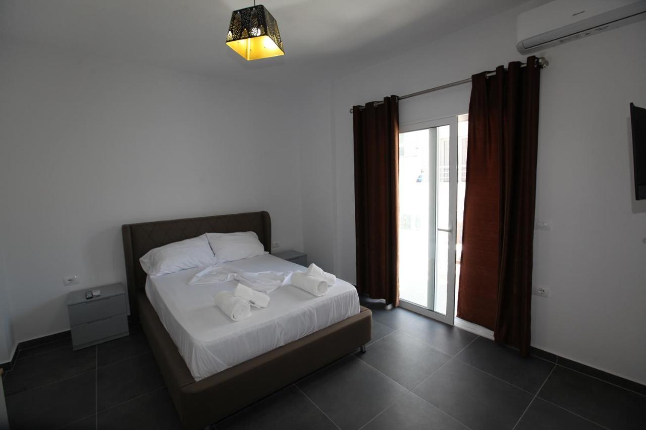 Deda Apartments Sarandë Buitenkant foto