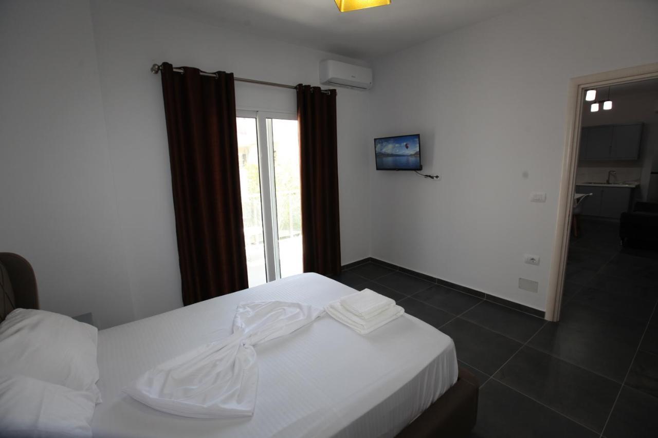Deda Apartments Sarandë Buitenkant foto