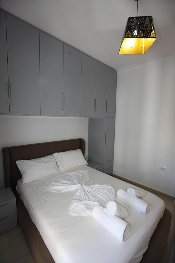 Deda Apartments Sarandë Buitenkant foto