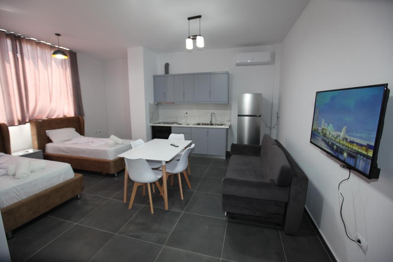 Deda Apartments Sarandë Buitenkant foto