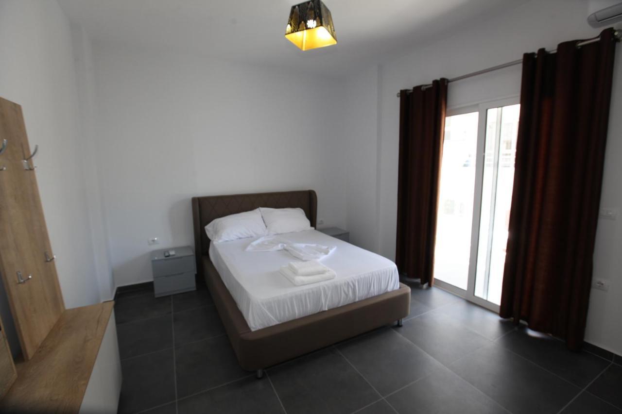 Deda Apartments Sarandë Buitenkant foto