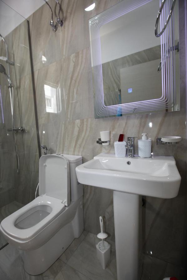 Deda Apartments Sarandë Buitenkant foto