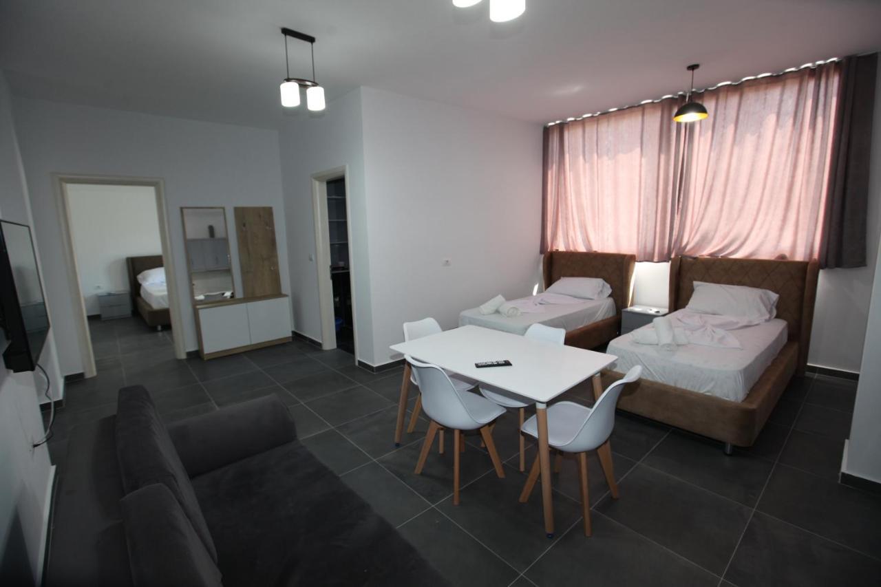 Deda Apartments Sarandë Buitenkant foto