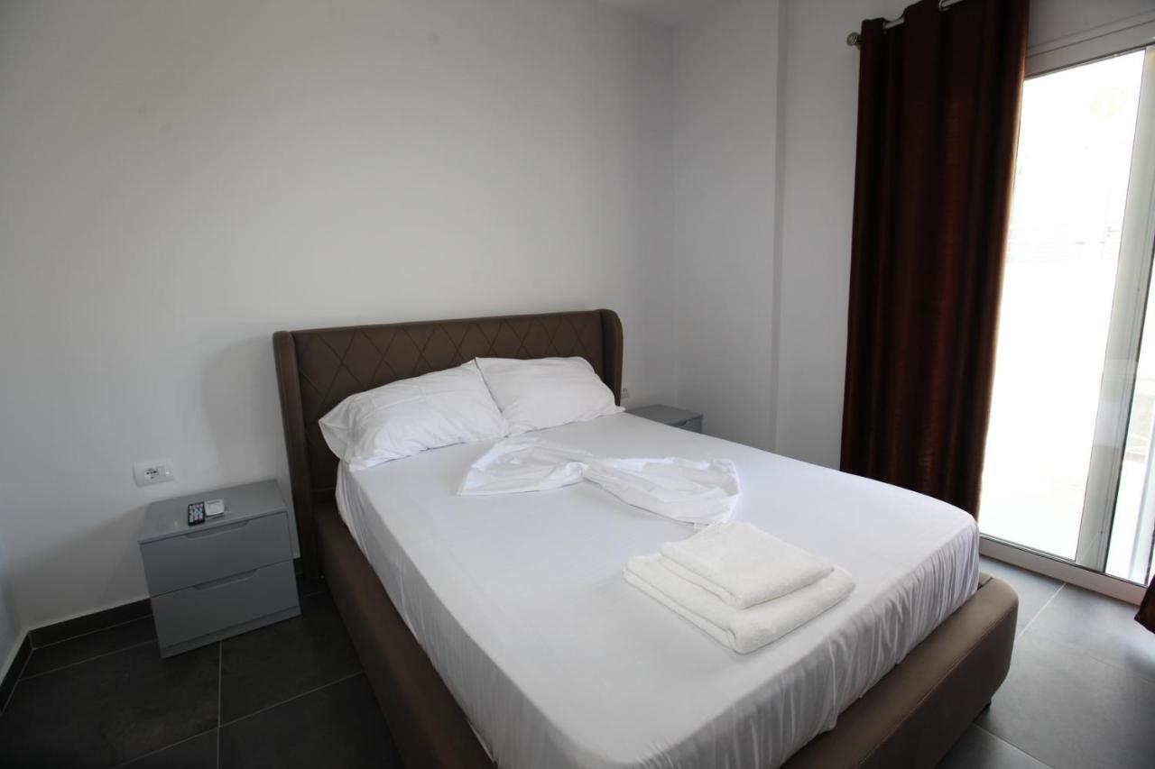 Deda Apartments Sarandë Buitenkant foto