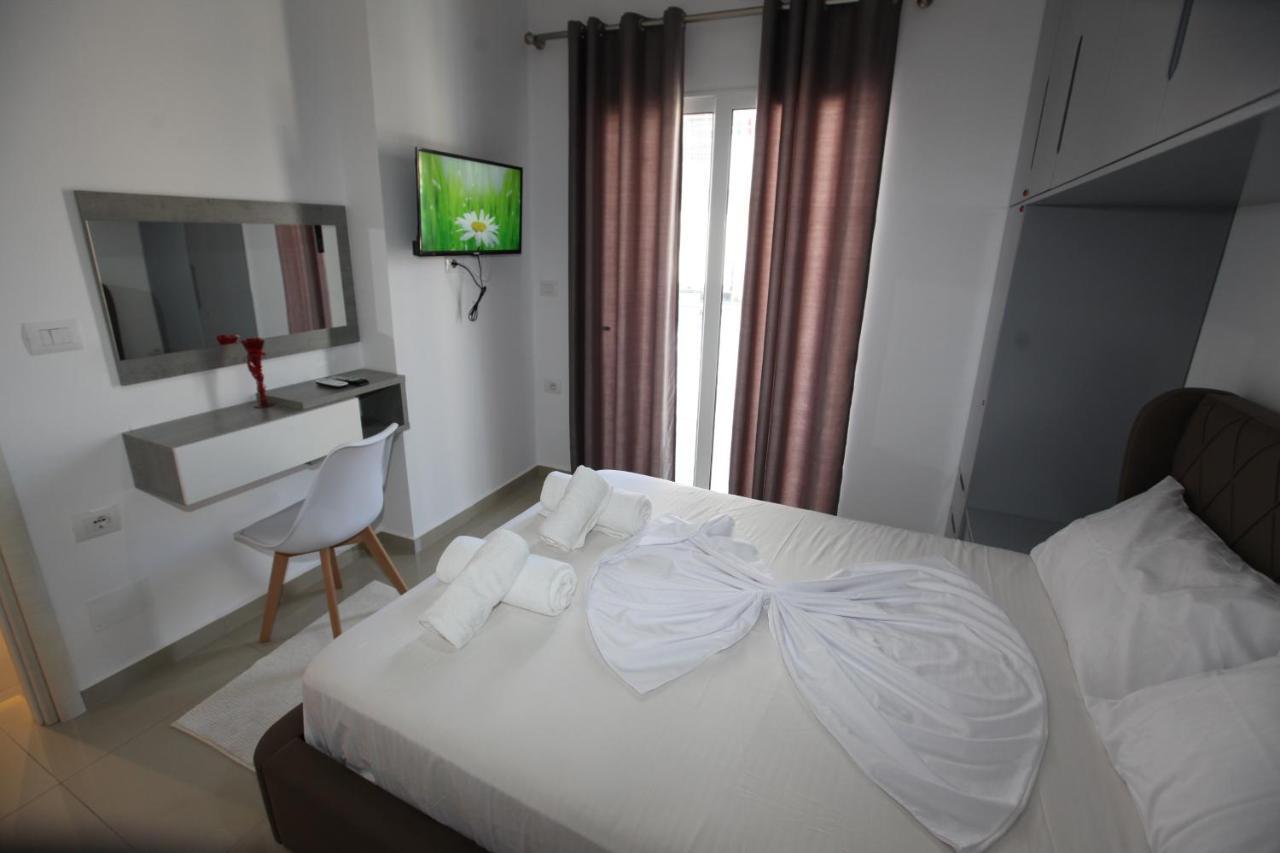 Deda Apartments Sarandë Buitenkant foto