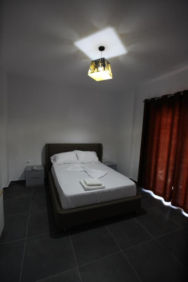 Deda Apartments Sarandë Buitenkant foto