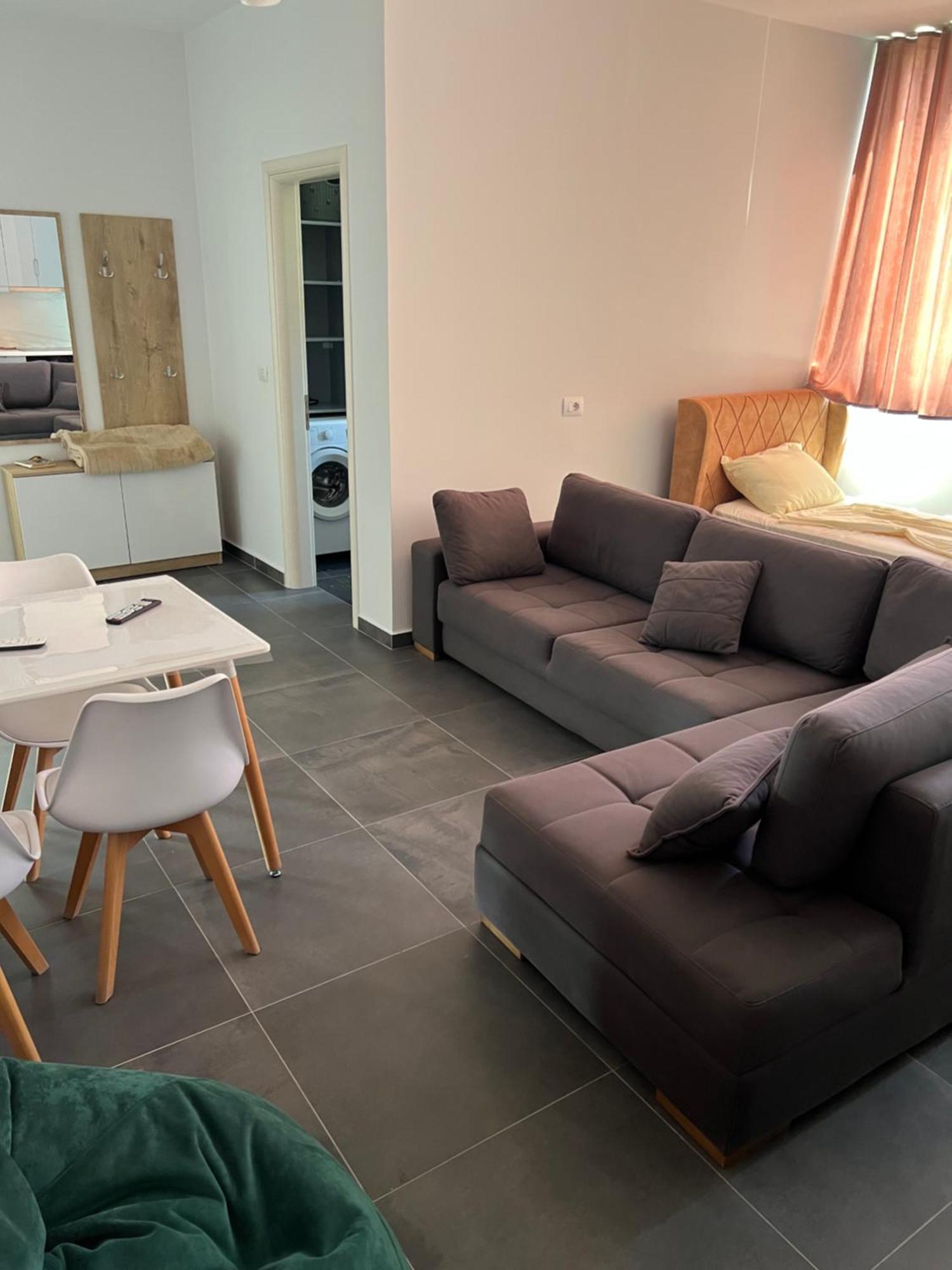 Deda Apartments Sarandë Buitenkant foto